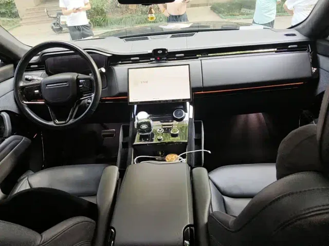 Land Rover Range Rover Sport — Фото автомобиля 12