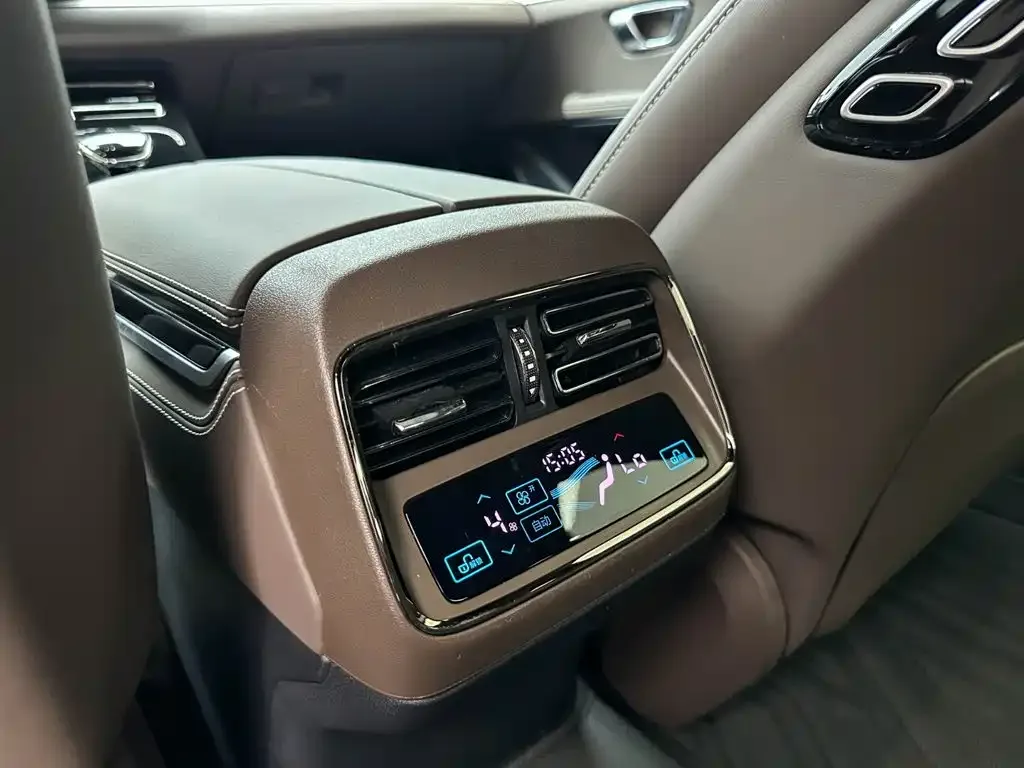 BYD Han 2025 DM-i 125KM Elite — Фото автомобиля 24