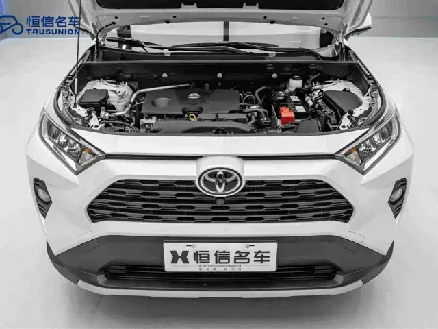 Toyota RAV4 — Фото автомобиля 21