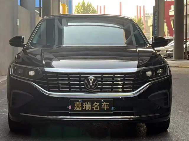 Volkswagen Passat — Фото автомобиля 2