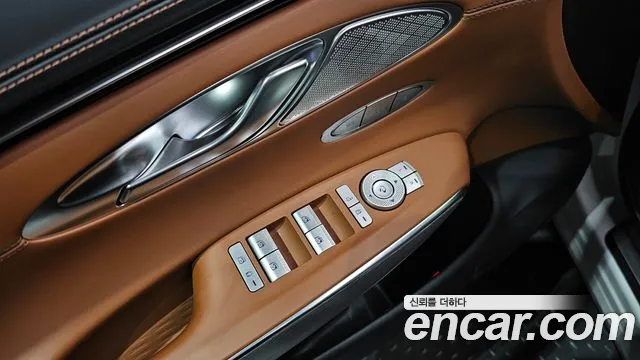 Genesis GV70 2.5T Бензин 2WD — Фото автомобиля 19