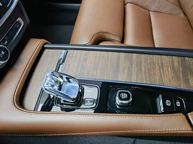Volvo S90 — Фото автомобиля 13