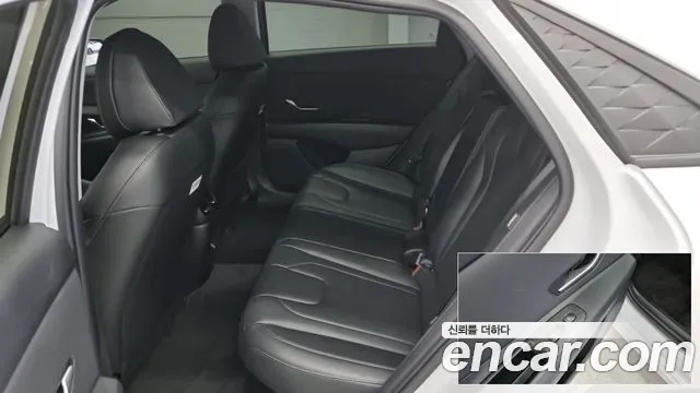 Hyundai Avante CN7 — Фото автомобиля 11