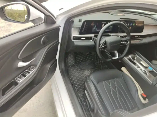 Chery Arrizo 8 — Фото автомобиля 15