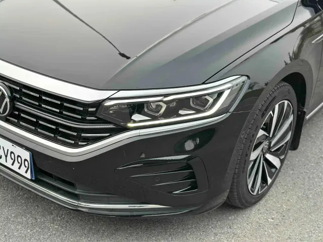 Volkswagen Passat — Фото автомобиля 4