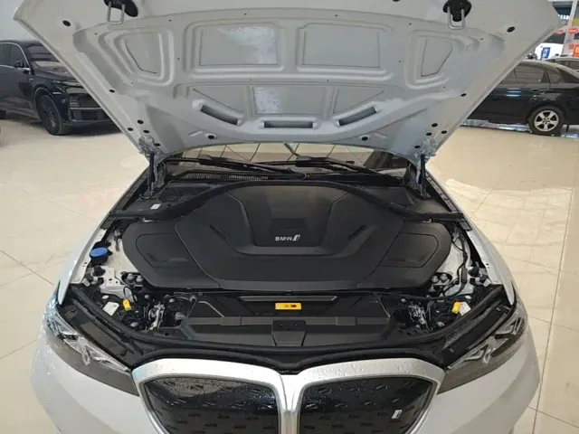 BMW i3 — Фото автомобиля 19
