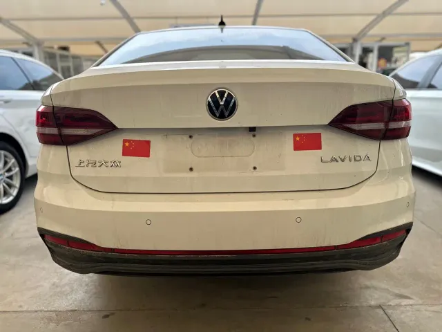 Volkswagen Lavida — Фото автомобиля 11
