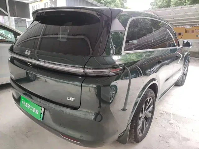 Li Auto L8 — Фото автомобиля 6