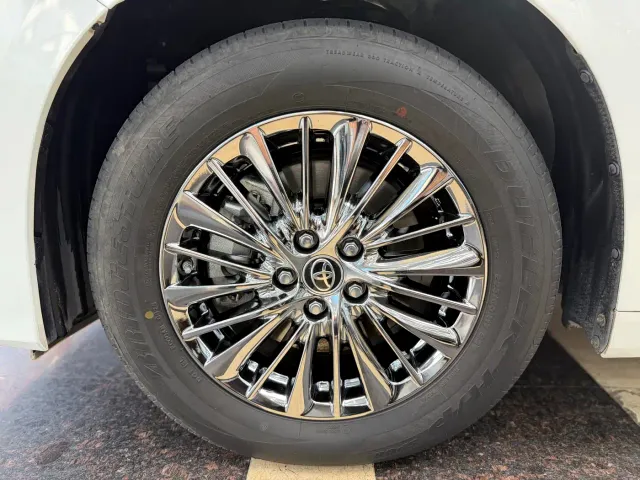 Toyota Alphard — Фото автомобиля 14