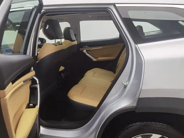 Geely Boyue L — Фото автомобиля 15