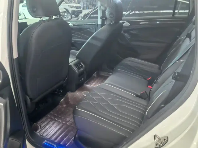 Volkswagen Tiguan L PHEV — Фото автомобиля 5