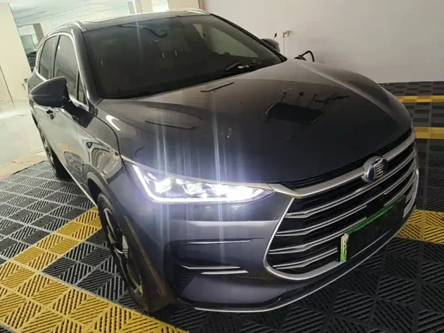 BYD Tang — Фото автомобиля 3