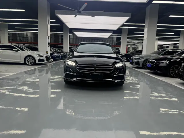 Mercedes-Benz E-Class — Фото автомобиля 2
