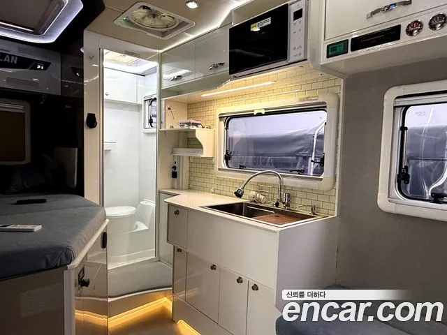 Hyundai Staria Staria 2WD автодом — Фото автомобиля 18