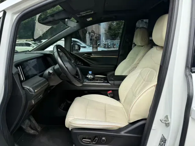 GAC Trumpchi M8 — Фото автомобиля 4
