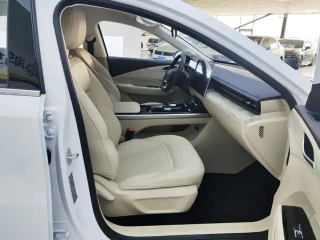 Wuling Starlight — Фото автомобиля 8
