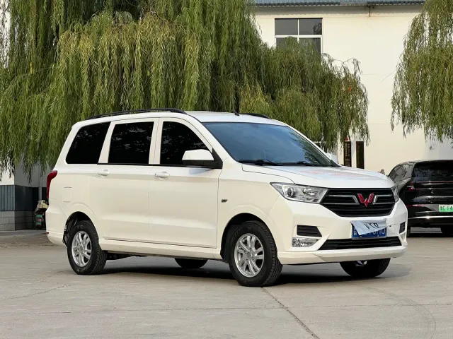 Wuling Hongguang — Фото автомобиля 3