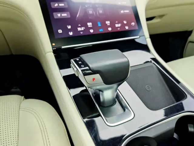 Li Auto ONE — Фото автомобиля 12