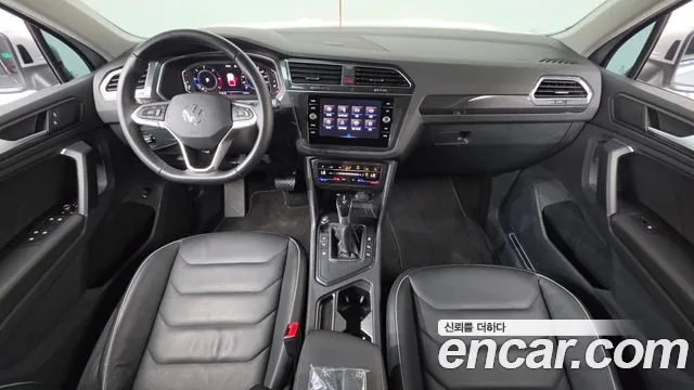 Volkswagen Tiguan Tiguan 2 поколение 2.0 TDI Premium — Фото автомобиля 5