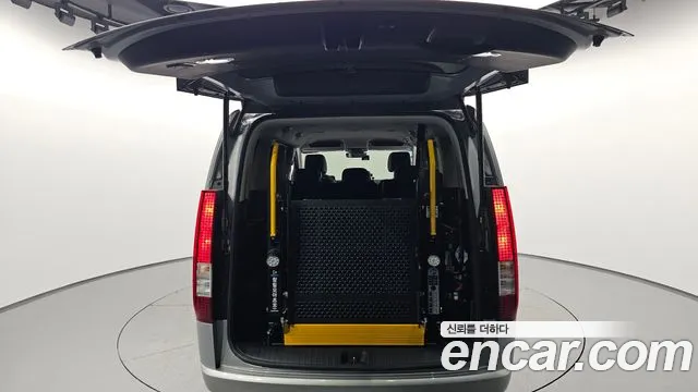 Hyundai Staria Staria 4WD Подъёмник для коляски/Slope — Фото автомобиля 20
