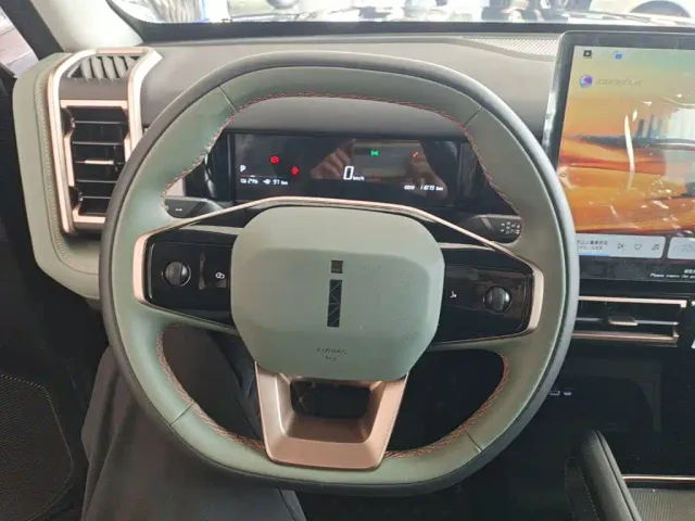iCAR 03 — Фото автомобиля 10