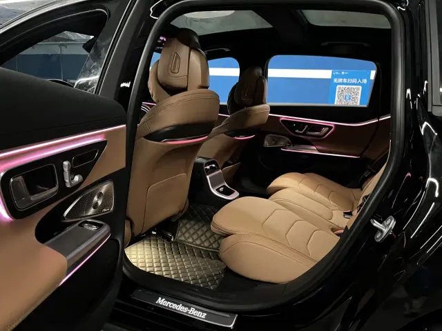 Mercedes-Benz E-Class — Фото автомобиля 14