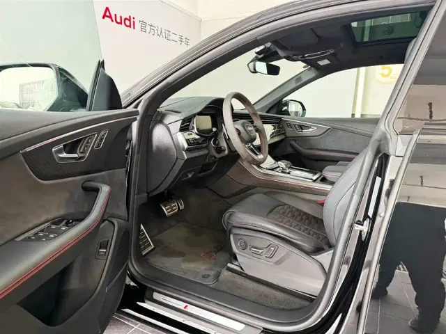 Audi RS Q8 — Фото автомобиля 7