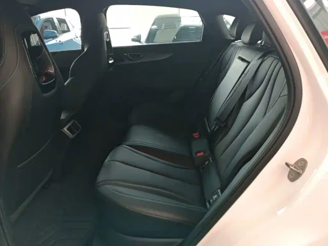 BYD Seal 06 — Фото автомобиля 16