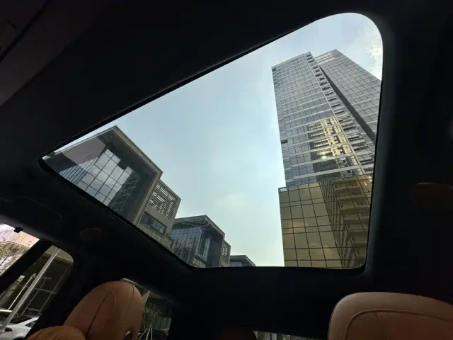 Li Auto i8 — Фото автомобиля 14