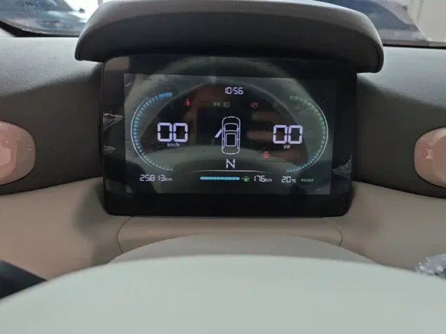 Leapmotor T03 — Фото автомобиля 11