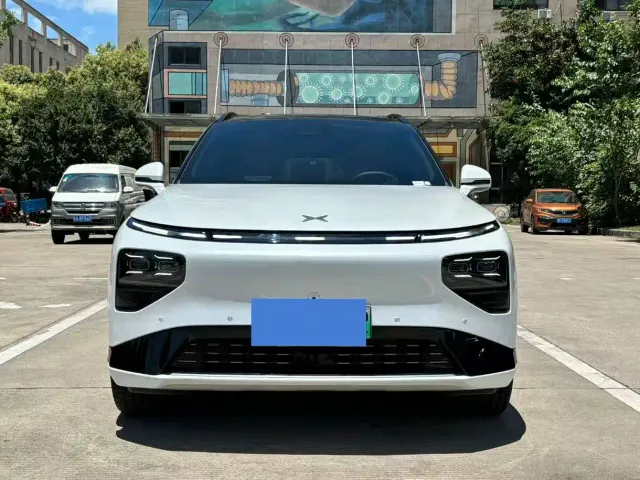 Xpeng G9 — Фото автомобиля 2
