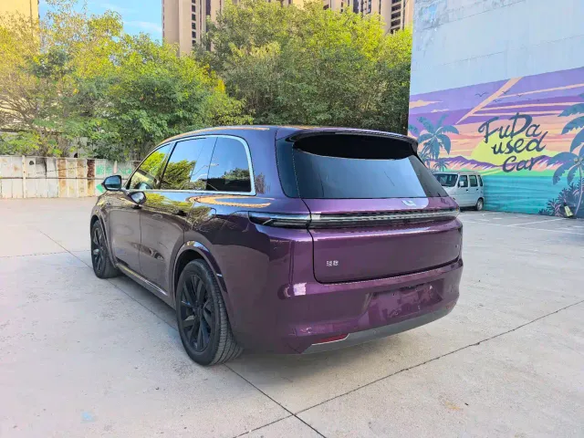 Li Auto L8 — Фото автомобиля 8