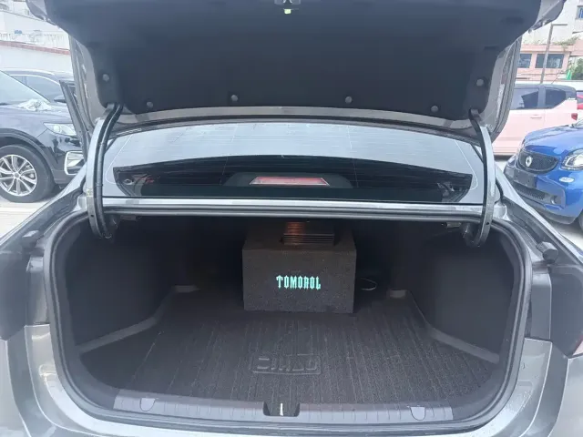 Geely Emgrand — Фото автомобиля 10