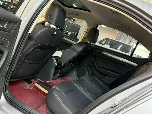 Skoda Superb — Фото автомобиля 5
