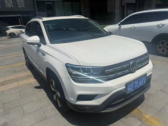 Фотография автомобиля — Volkswagen Tharu