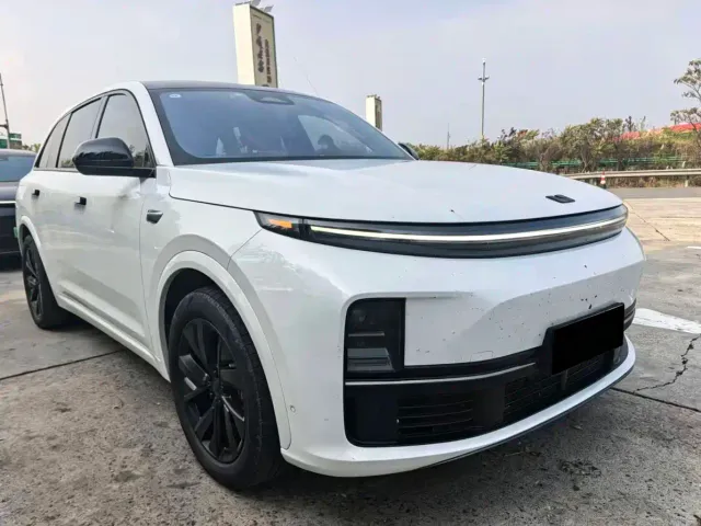 Li Auto L7 — Фото автомобиля 3