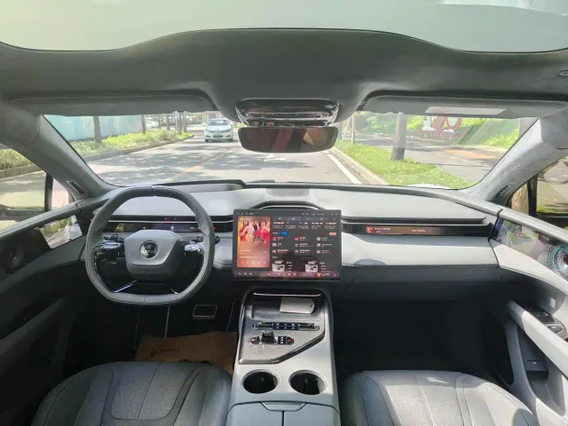 Lotus Emeya — Фото автомобиля 13