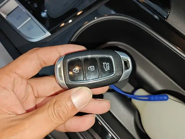 Hyundai Elantra — Фото автомобиля 8