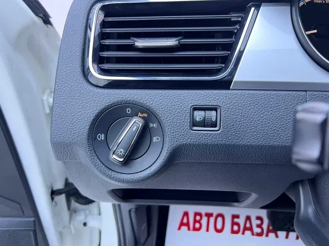 Skoda Rapid — Фото автомобиля 8