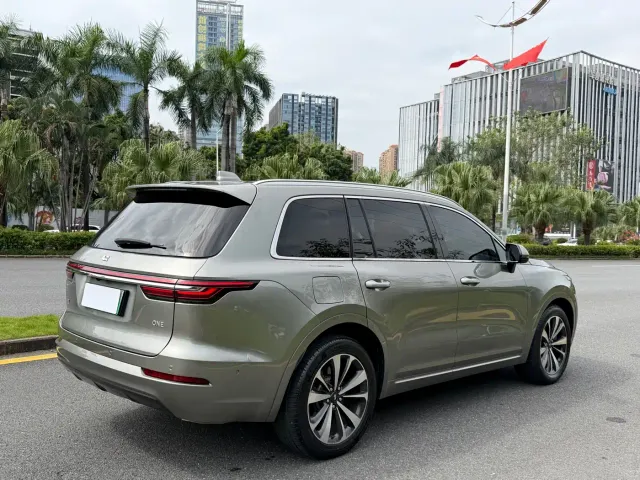 Li Auto ONE — Фото автомобиля 4
