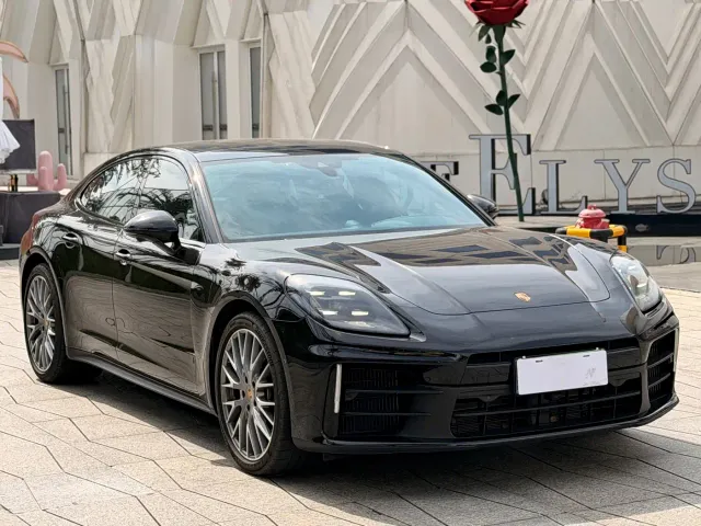 Porsche Panamera — Фото автомобиля 3