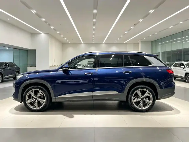 Audi Q6 — Фото автомобиля 4