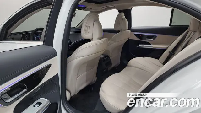 Mercedes-Benz E-Class — Фото автомобиля 25
