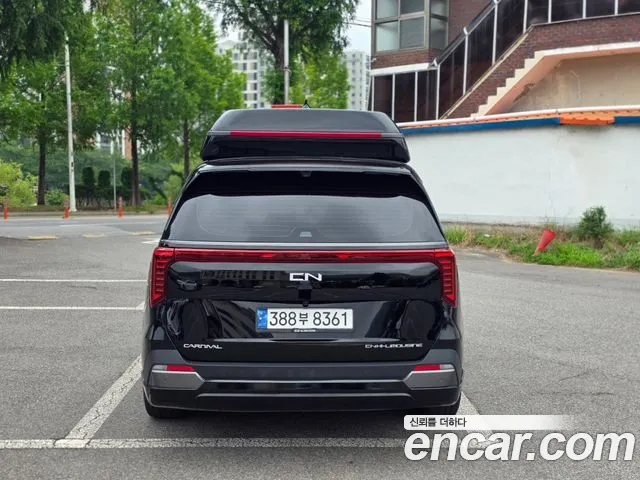 Kia Carnival Generation 4 — Фото автомобиля 4