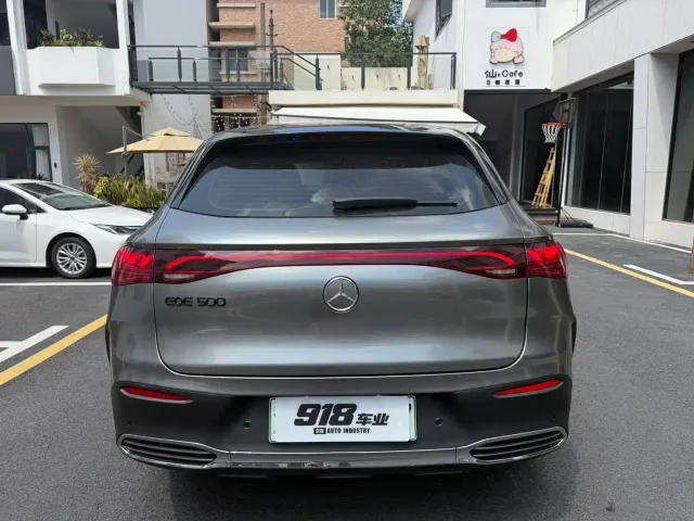 Mercedes-Benz EQE SUV — Фото автомобиля 12