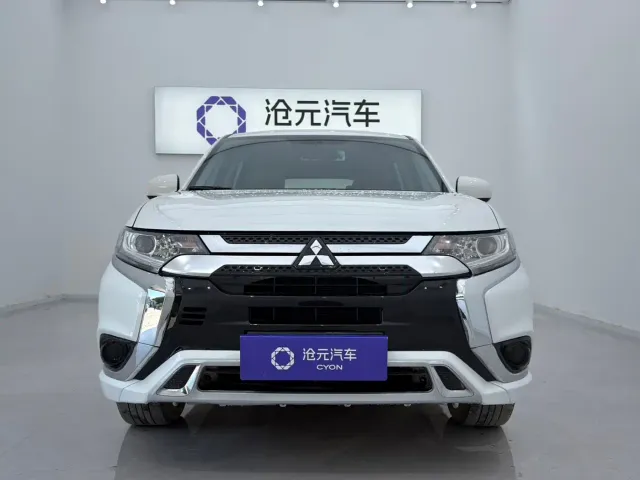 Mitsubishi Outlander — Фото автомобиля 2