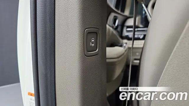 Kia Carnival Generation 4 — Фото автомобиля 25