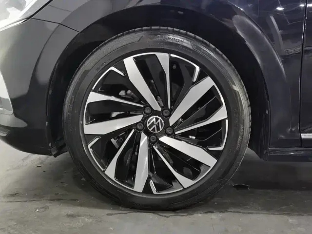 Volkswagen Passat — Фото автомобиля 17