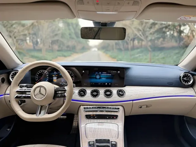 Mercedes-Benz E-Class — Фото автомобиля 12