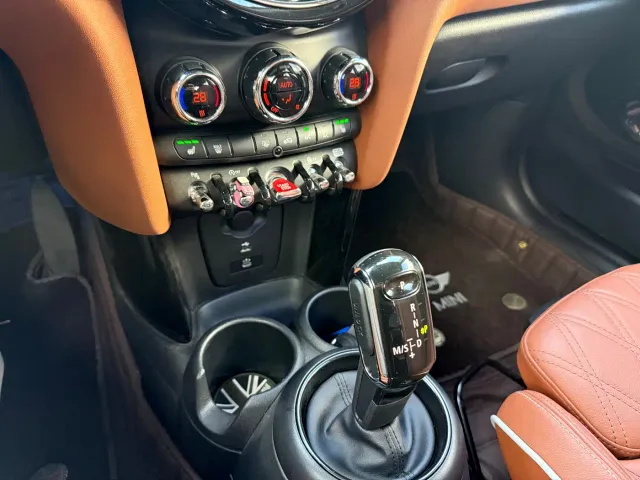 MINI Hatch — Фото автомобиля 17